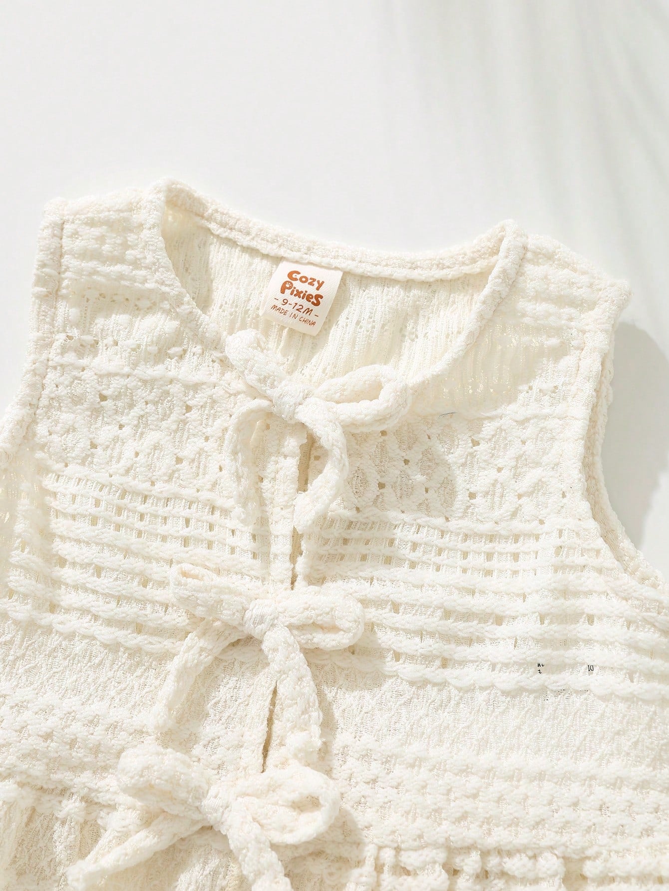 Conjunto Bebê Menina Rendado com Laços e Shorts
