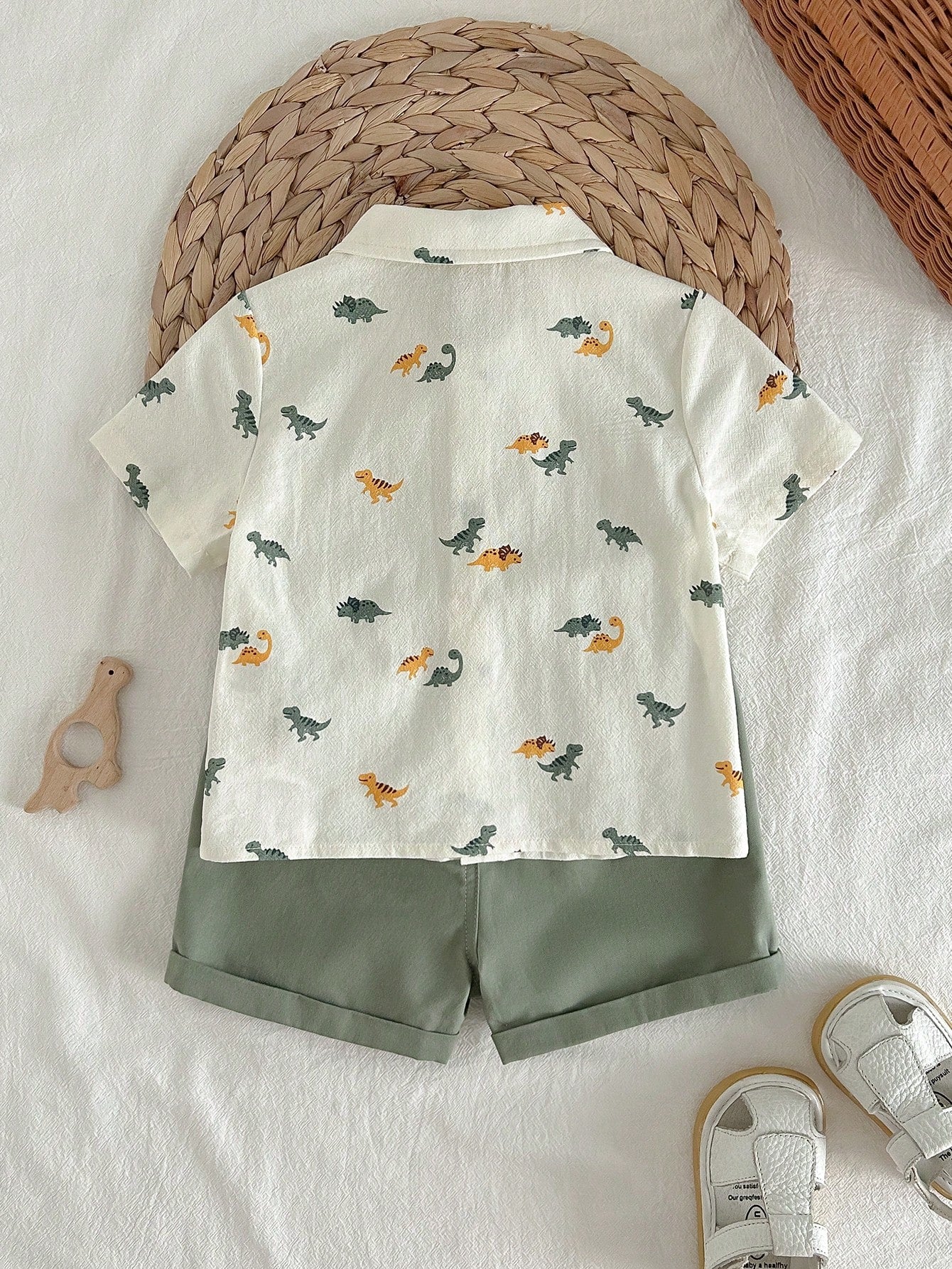 Conjunto Bebê Menino Camisa Dinossauro e Shorts