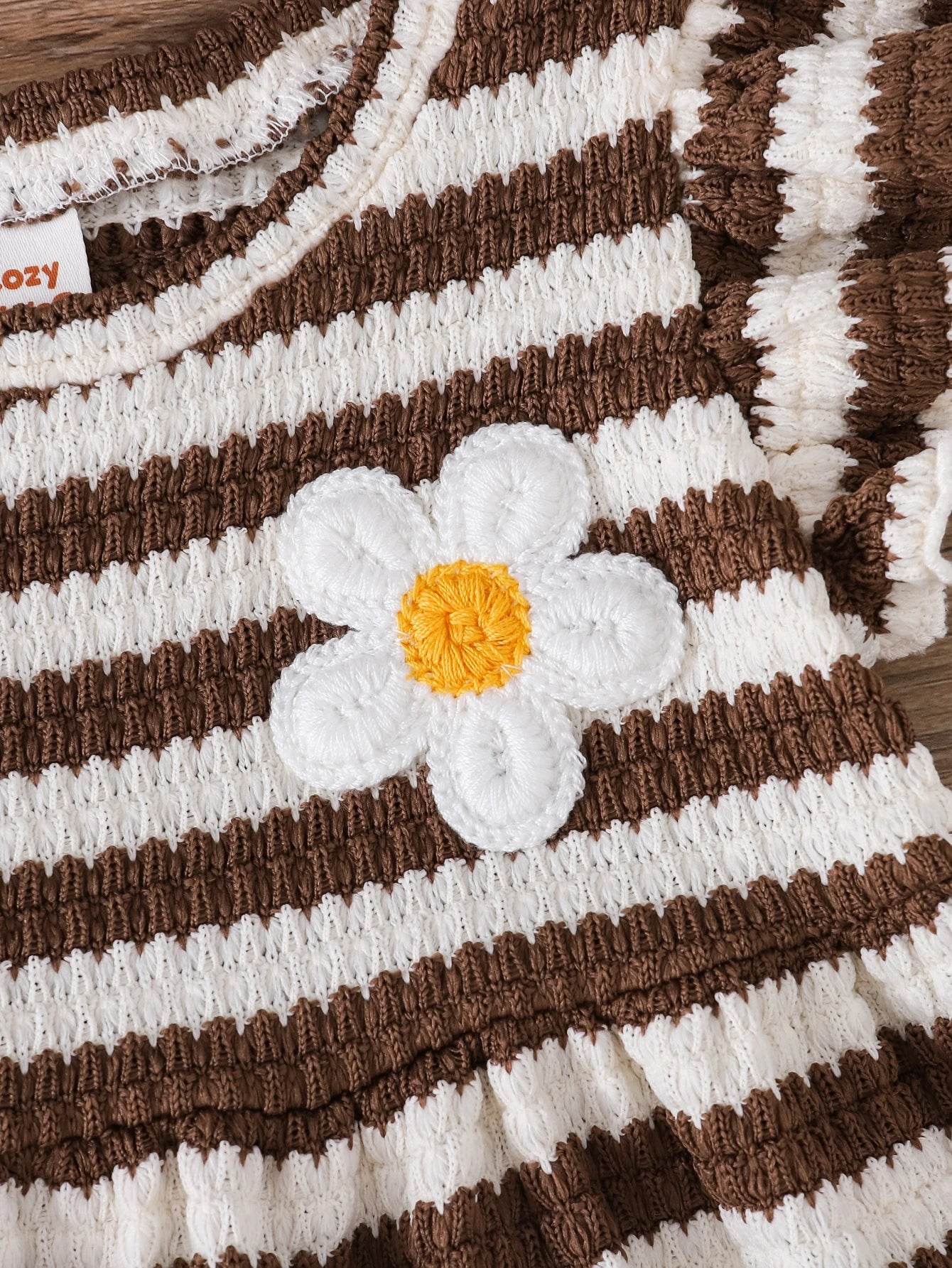 Vestido Bebê Menina Listrado com Aplique de Flor e Manga Babado