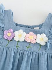 Conjunto Bebê Menina com Flores Aplicadas Babados e Shorts