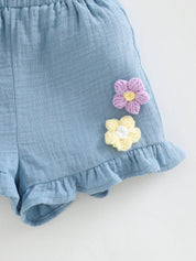 Conjunto Bebê Menina com Flores Aplicadas Babados e Shorts