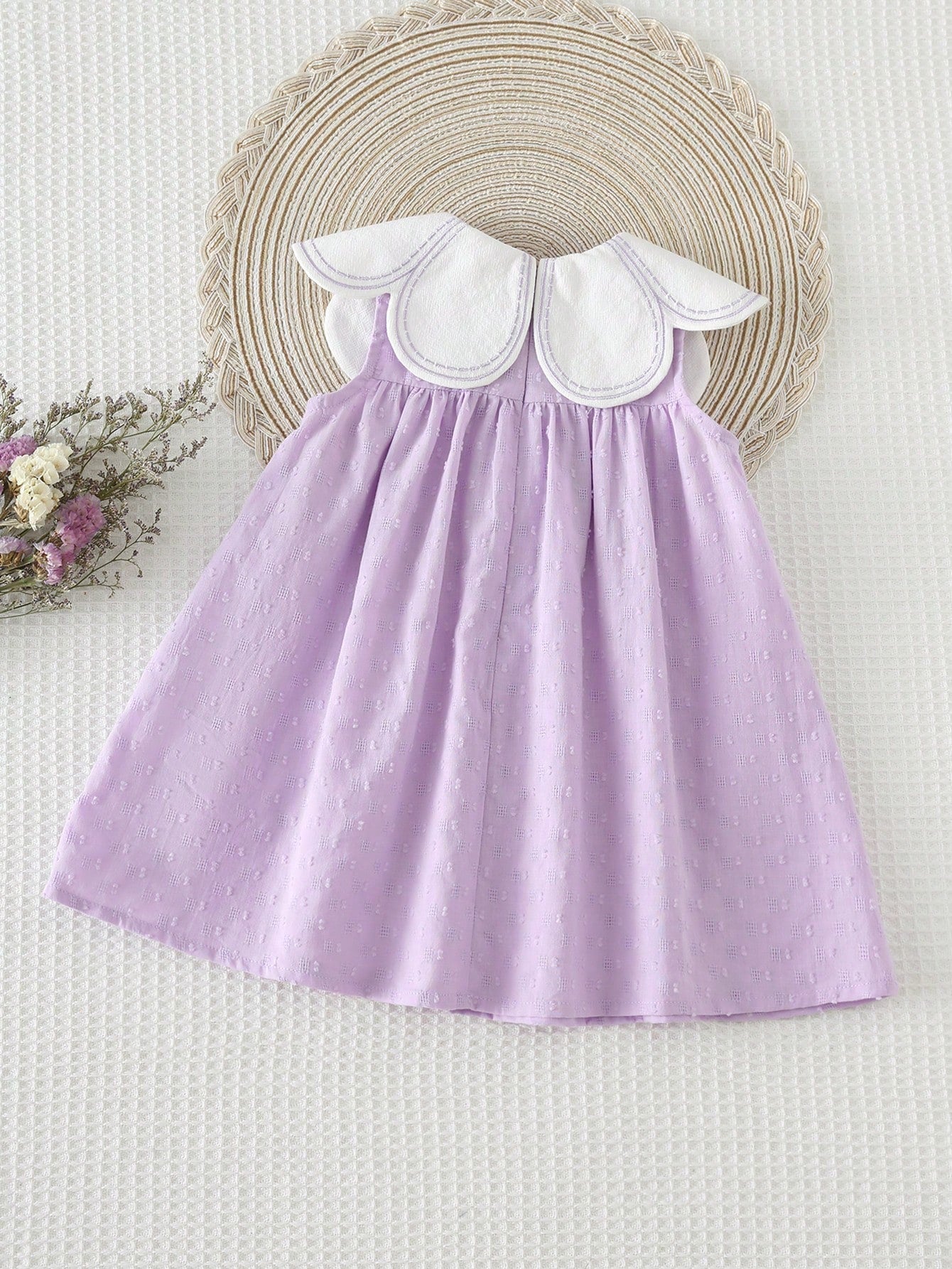 Vestido Bebê Menina Linha A Gola Bordada Floral sem Mangas