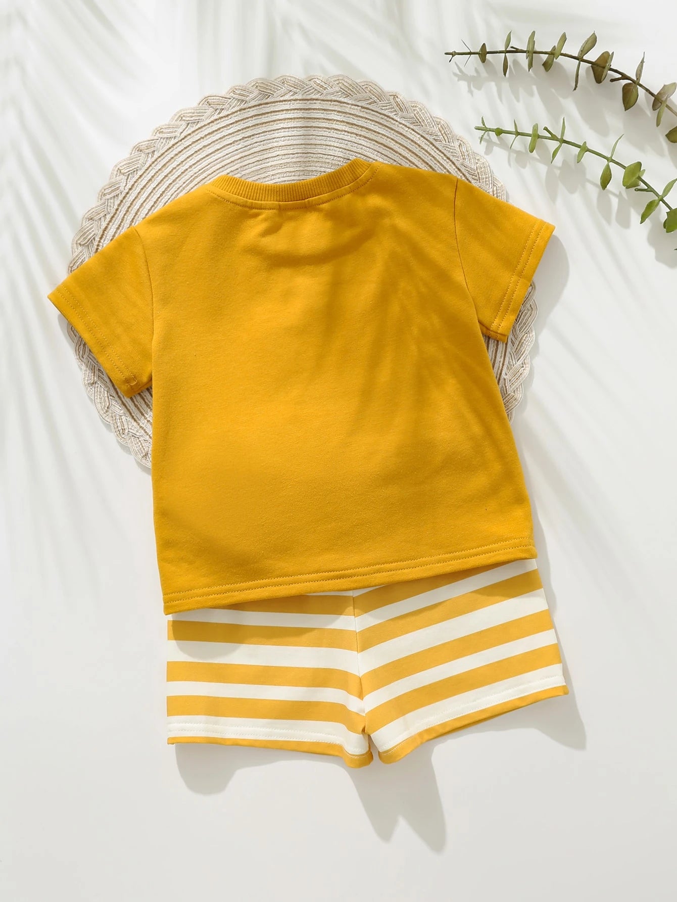 Conjunto Infantil Menino Camiseta Leão 3D e Shorts Listrado