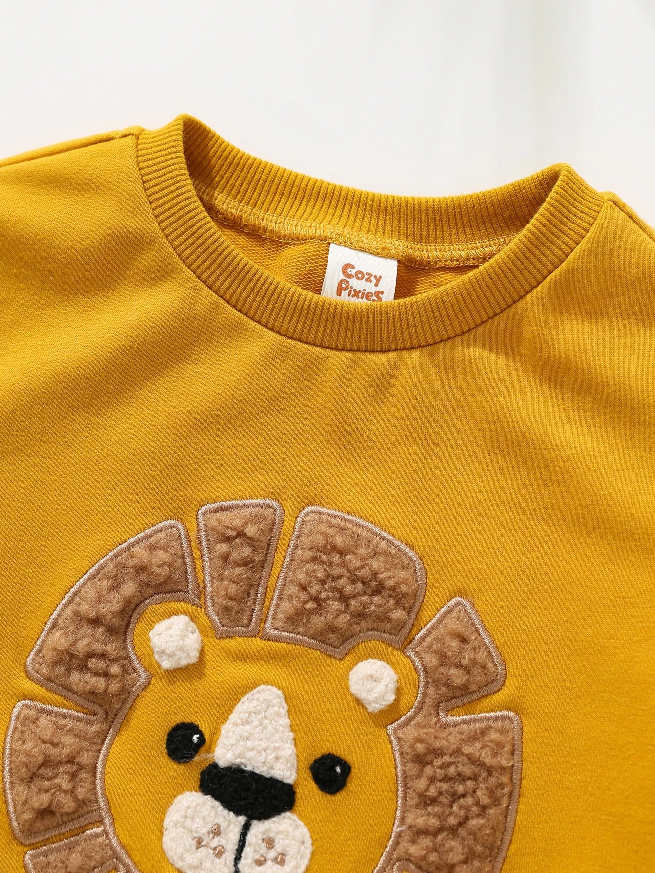 Conjunto Infantil Menino Camiseta Leão 3D e Shorts Listrado