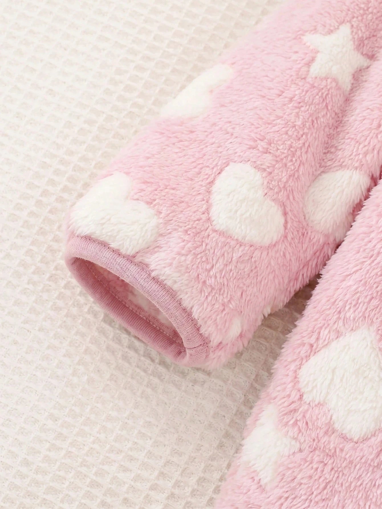 Macacão Bebê Menina com Capuz Plush Coração e Estrela