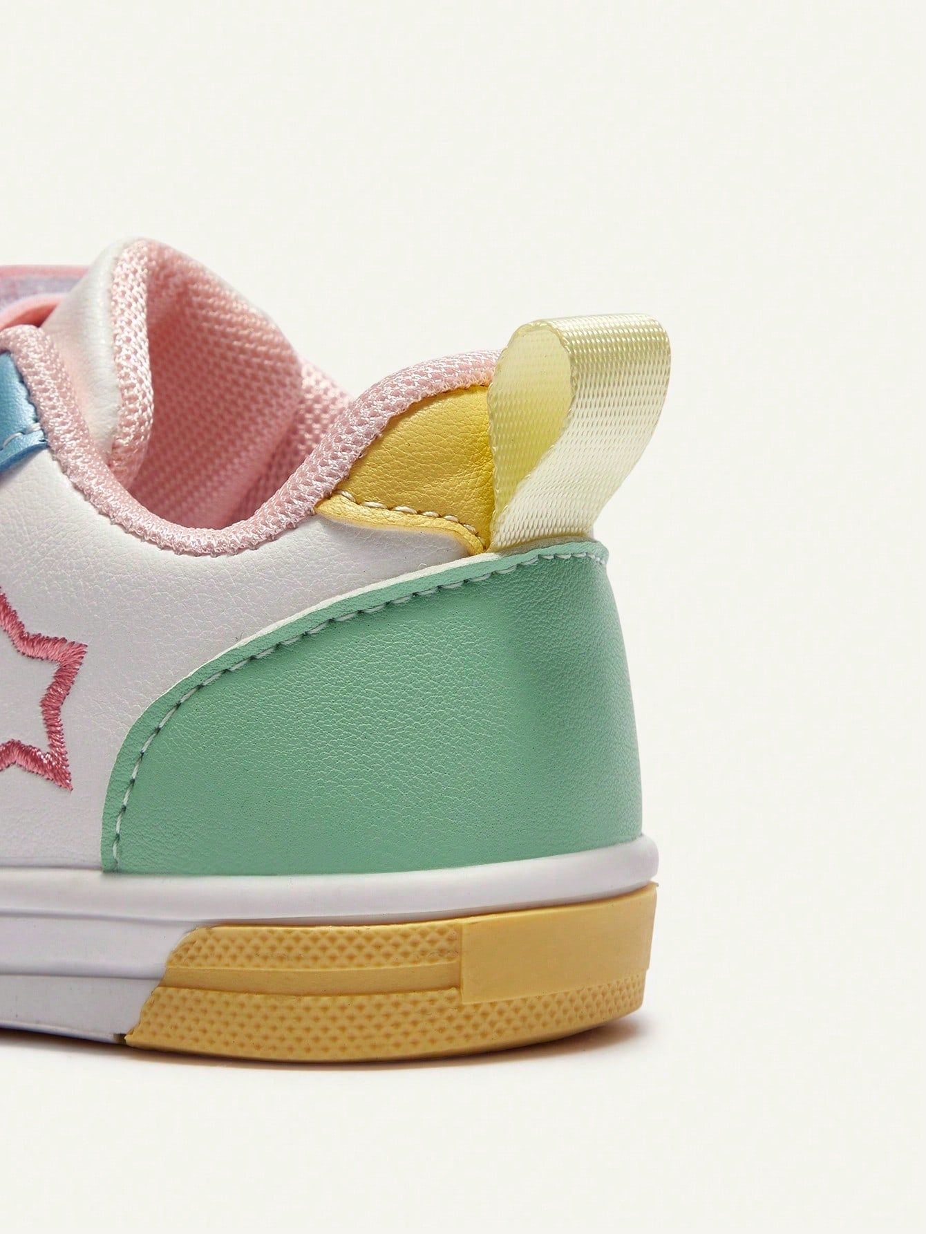 Tênis Infantil Menina Skate Bordado Estrela com Velcro