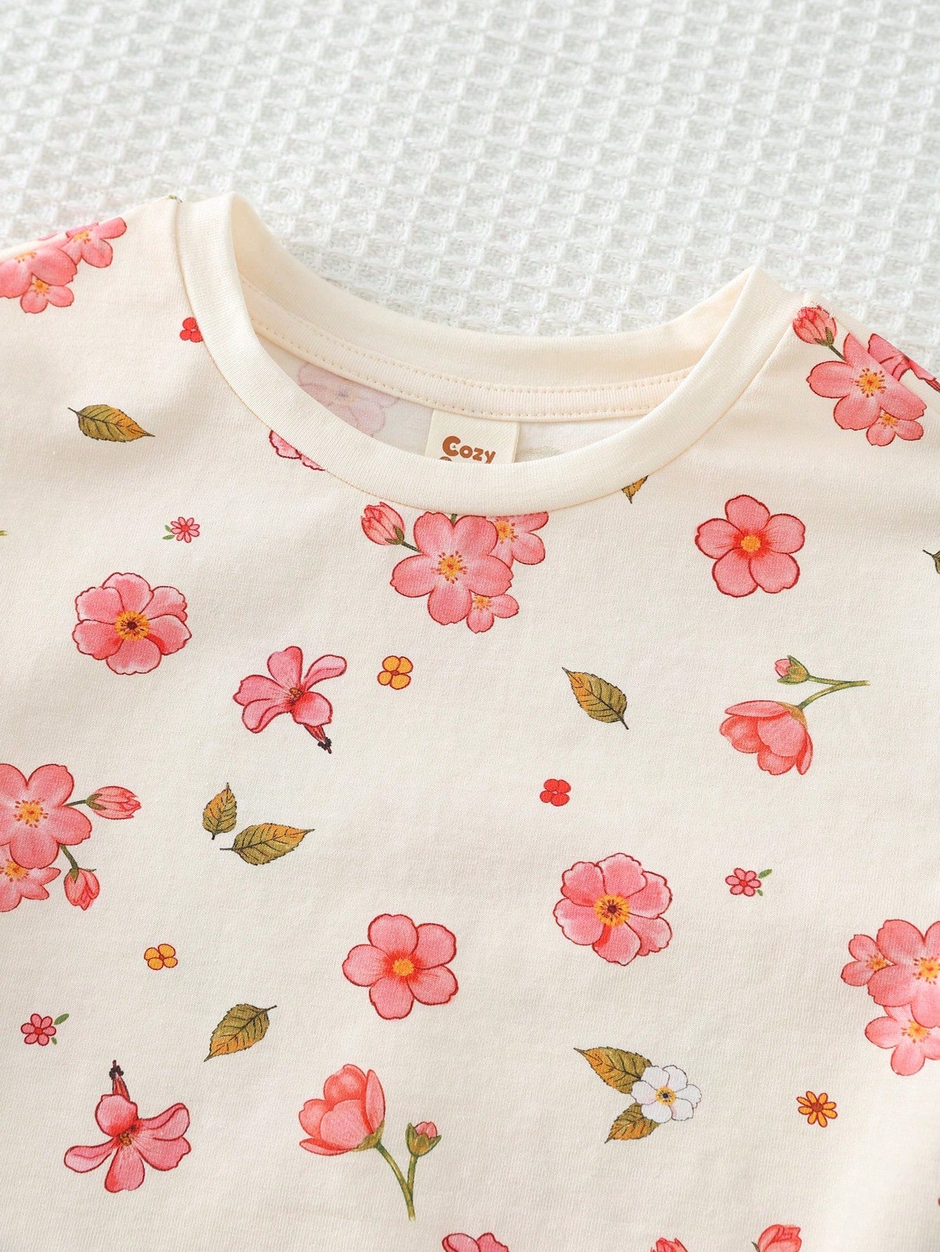 Conjunto Bebê Menina Camiseta Floral e Shorts Ciclismo