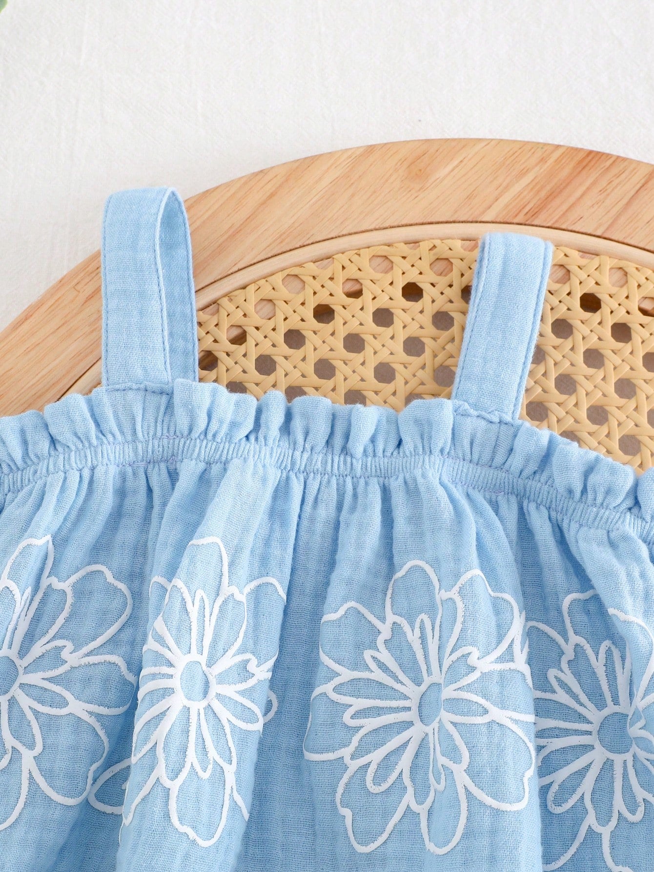 Conjunto Bebê Menina Blusa Floral Bordada e Shorts Musselina