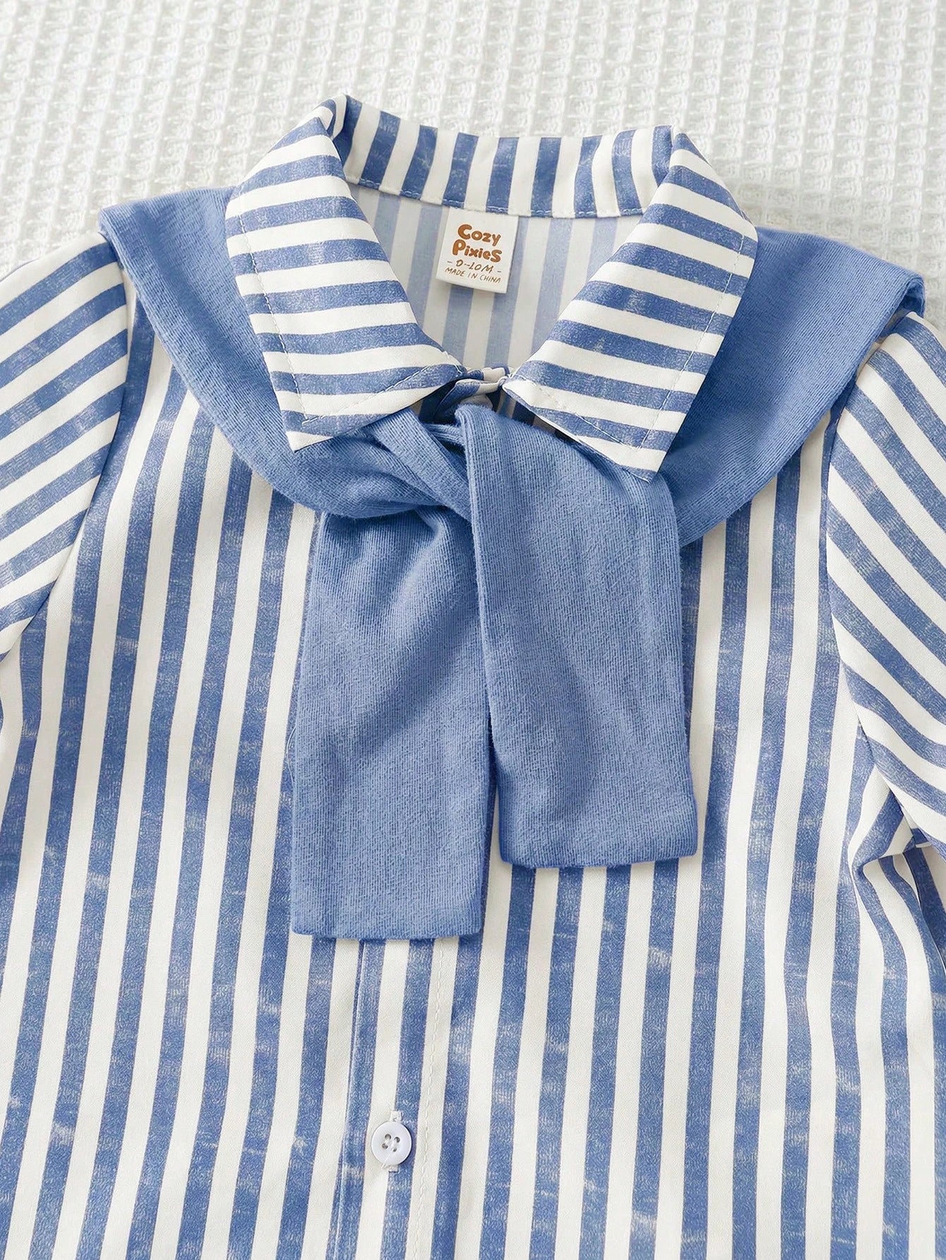 Conjunto Bebê Menino Camisa Listrada Gola Xale e Shorts