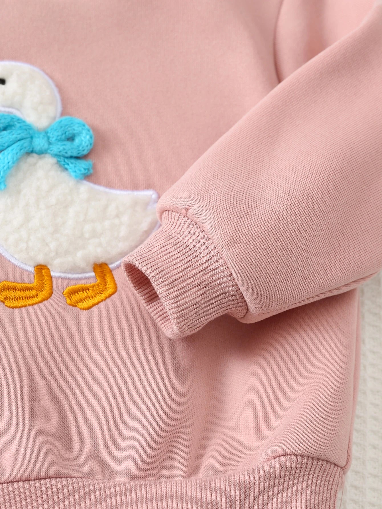 Conjunto Bebê Menina Moletom Ganso 3D e Calça Listrada
