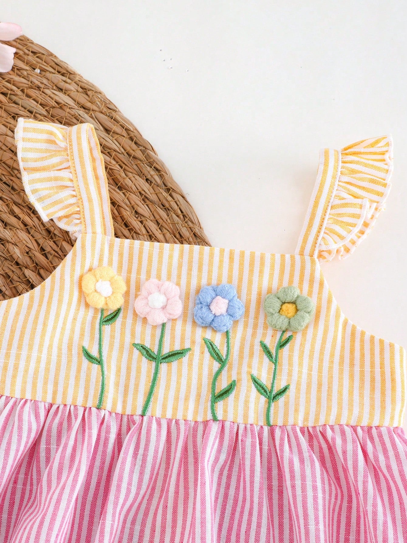 Vestido Infantil Menina Listrado em Camadas Flores 3D