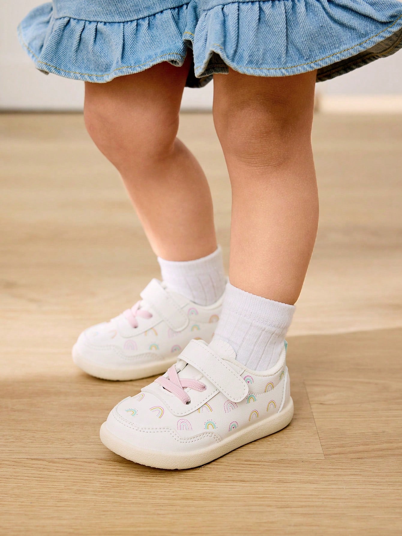 Tênis Infantil Menina Arco-Íris Velcro Branco