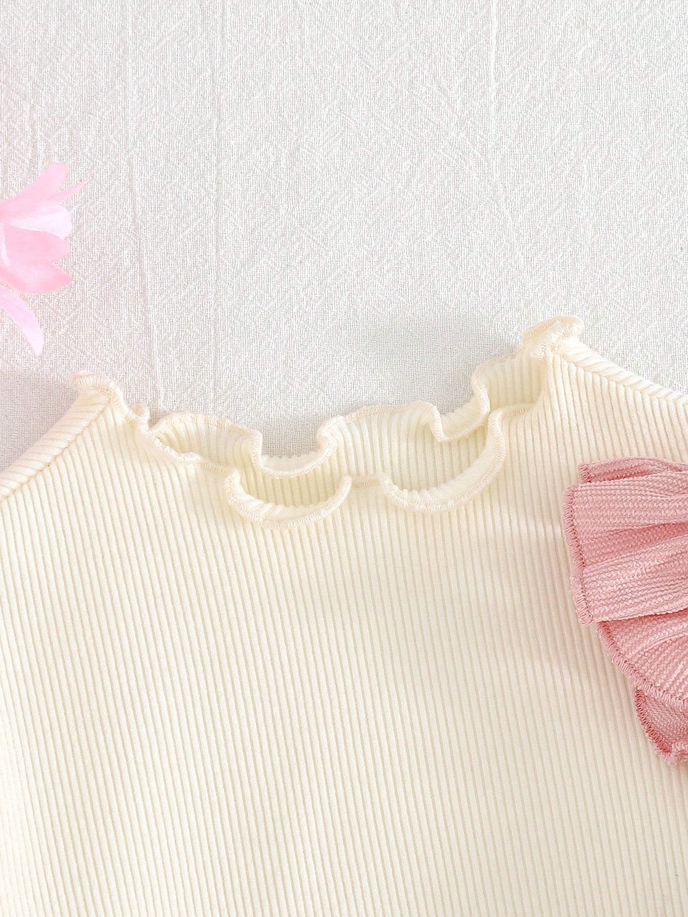 Conjunto Bebê Menina Top Canelado e Vestido Pinafore Coração