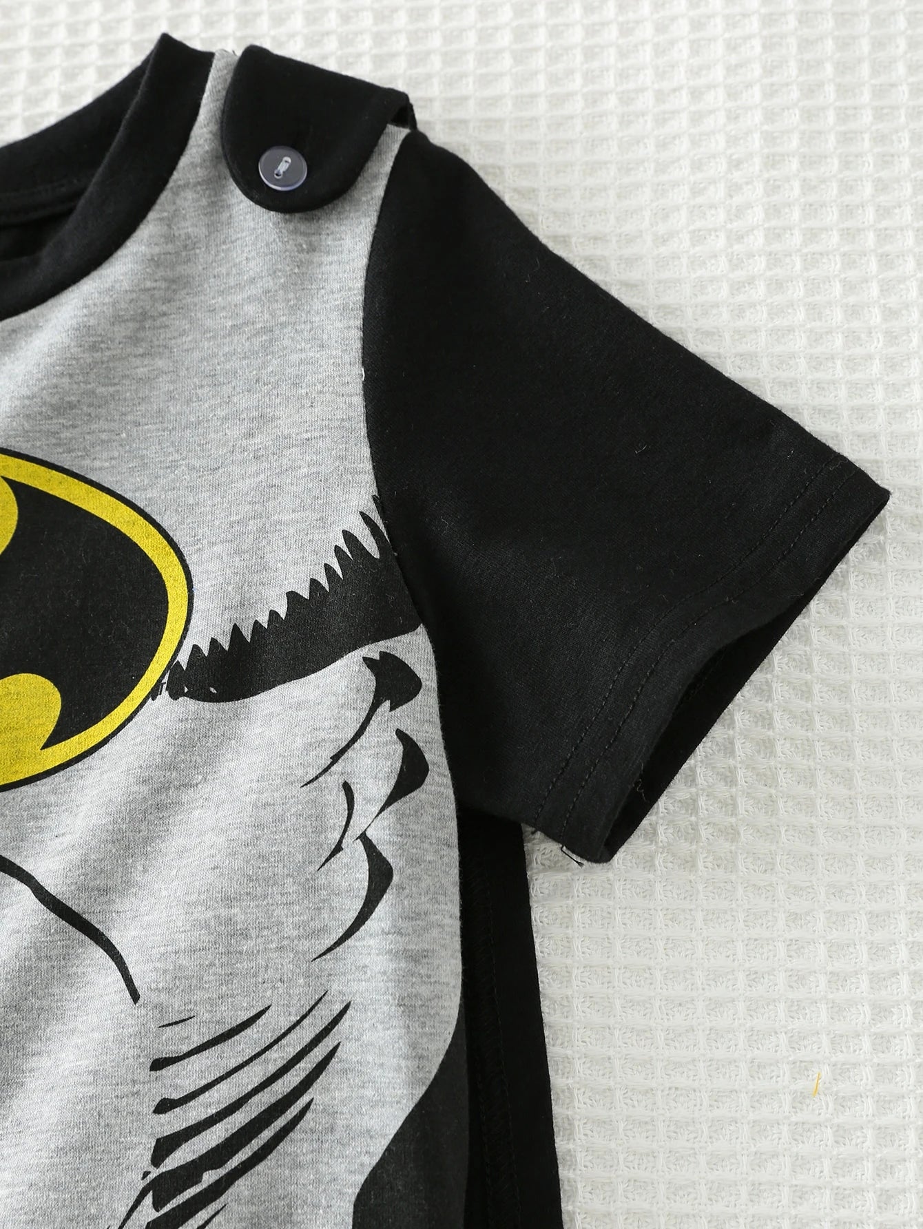 Fantasia Batman Infantil com Capa e Shorts