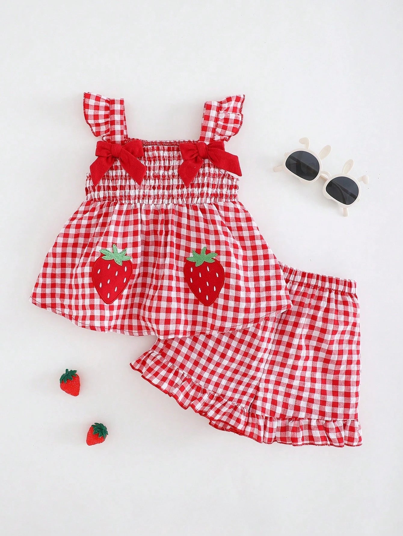 Conjunto 2 Peças Bebê Menina Top Alças com Bordado de Morango e Shorts Xadrez