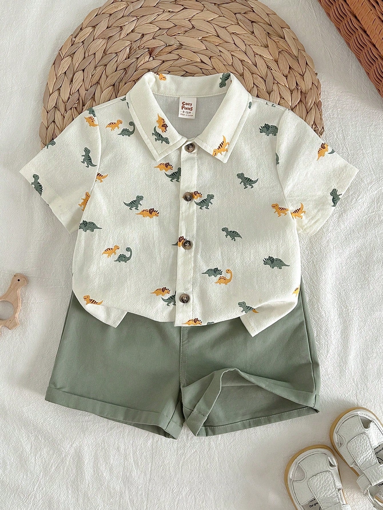 Conjunto Bebê Menino Camisa Dinossauro e Shorts