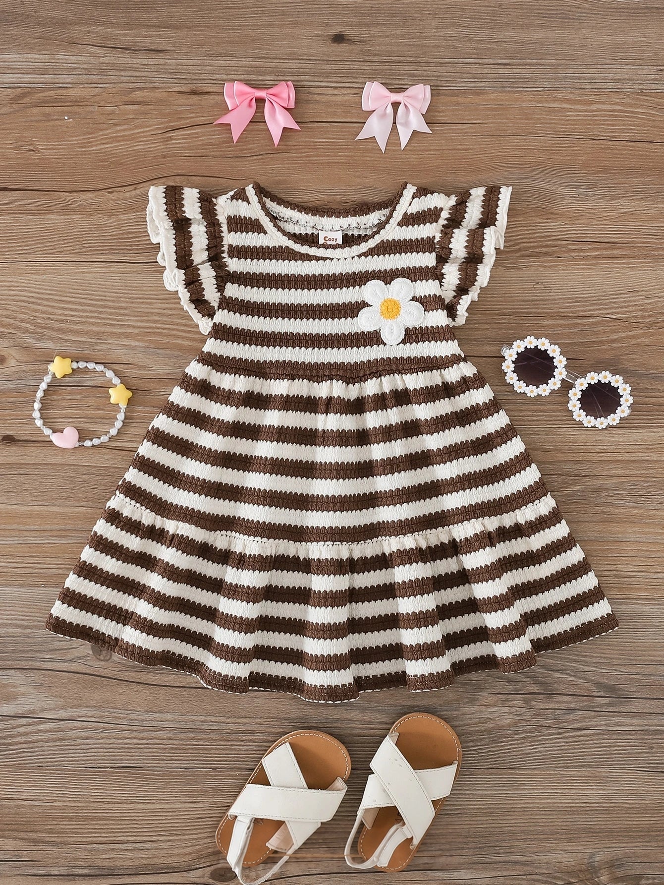 Vestido Bebê Menina Listrado com Aplique de Flor e Manga Babado
