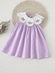 Vestido Bebê Menina Linha A Gola Bordada Floral sem Mangas