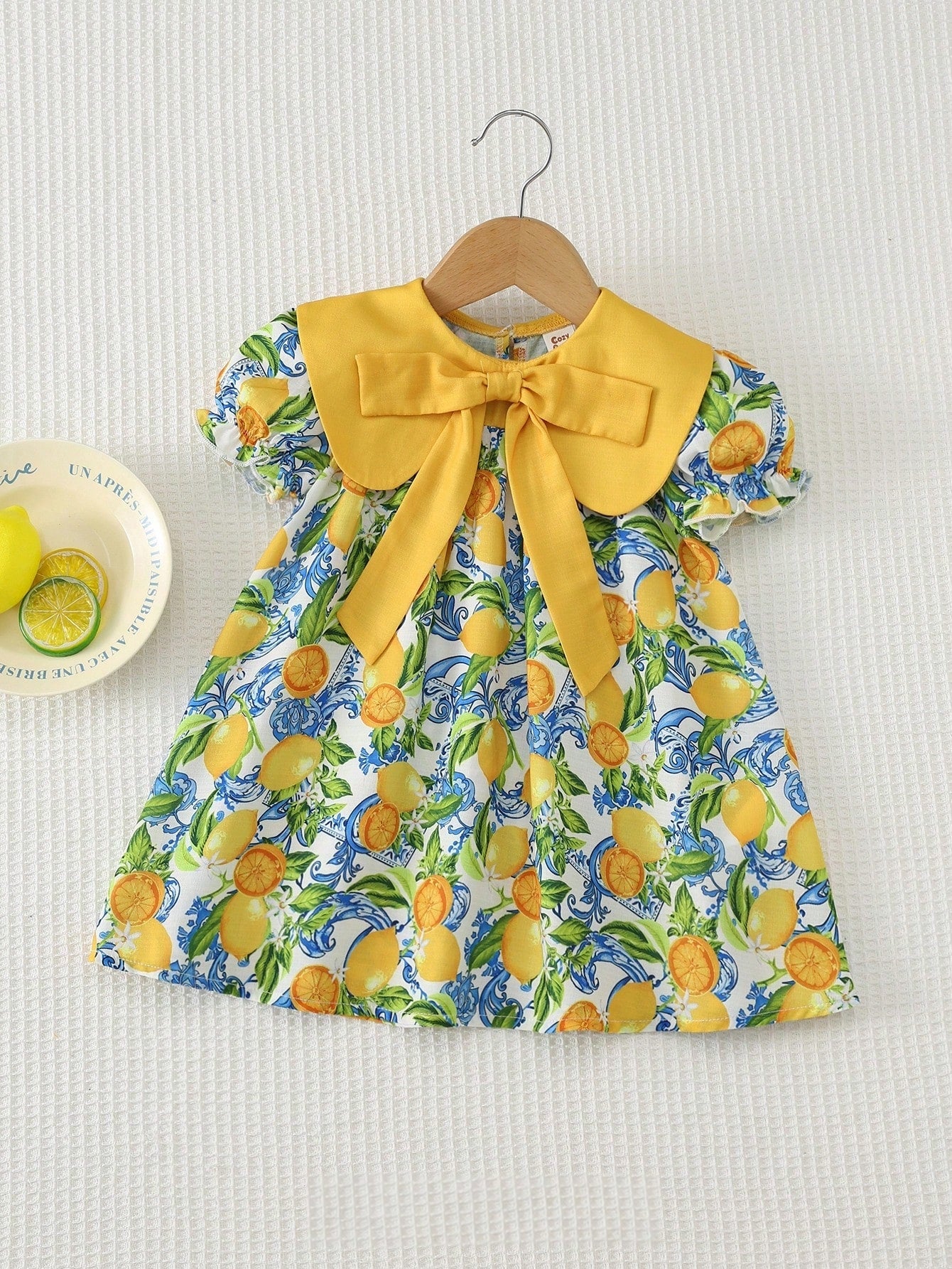Vestido Bebê Menina Estampa Limão Gola Peter Pan com Laço