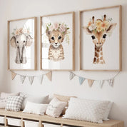 Quadro Decorativo Infantil Trio: Elefante, Leopardo e Girafa Quadro Decorativo 03 Kabannas 20x30 - Moldura preta 