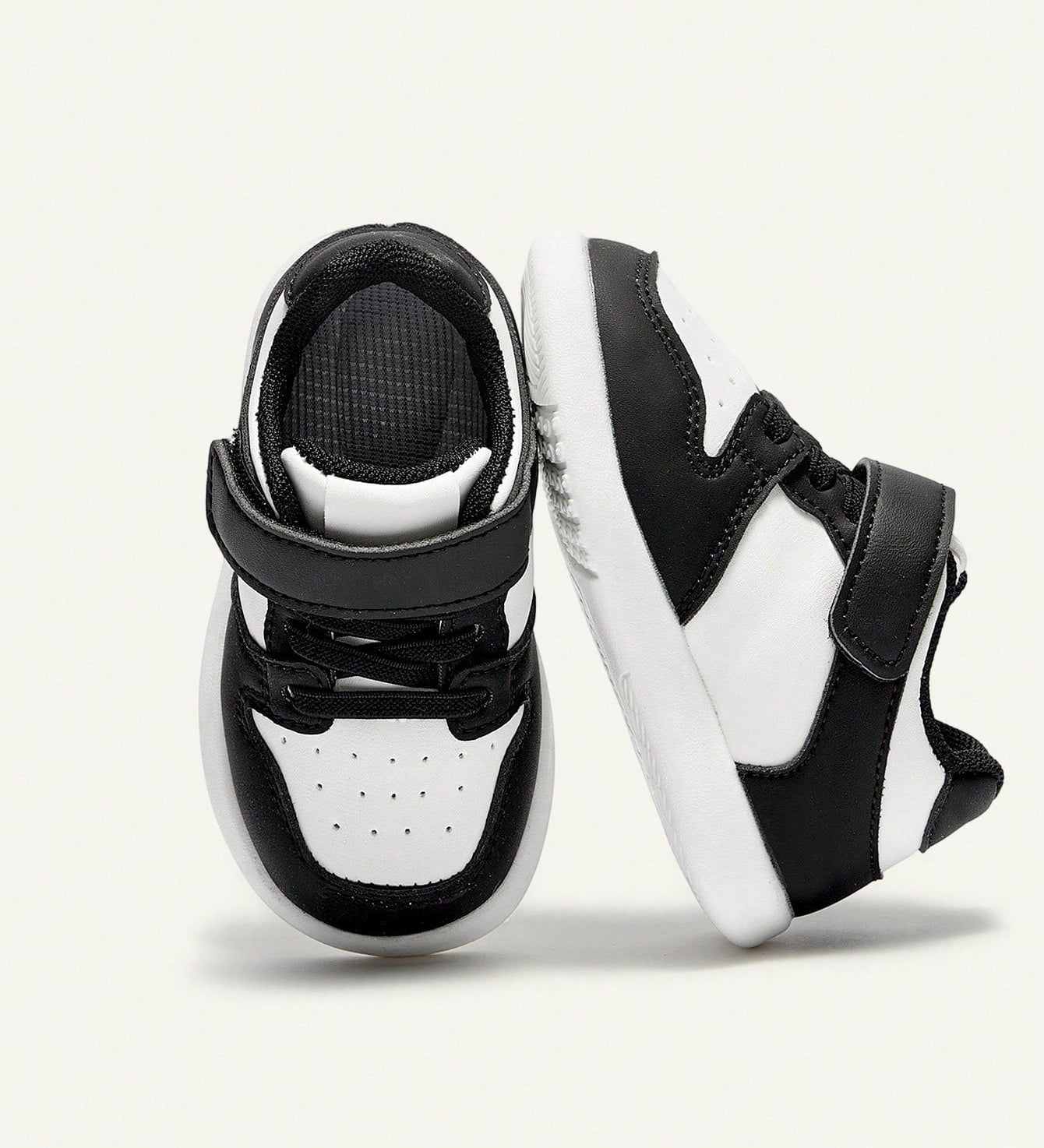Tênis Infantil Bebê Estilo Sneaker Velcro e Cadarço Couro 001 Tênis Infantil 06 Kabannas Preto e branco 18 