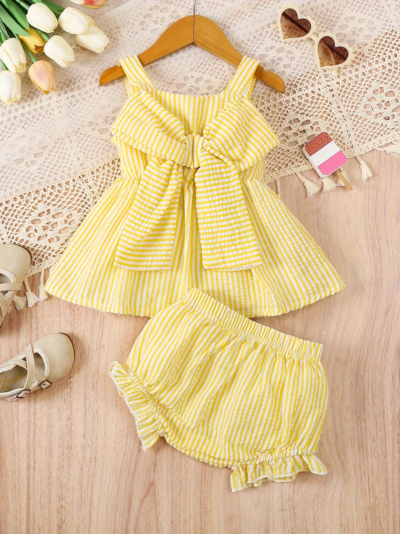 Conjunto Infantil Bebê Menina Regata com Laço e Short Listrado 2 Peças