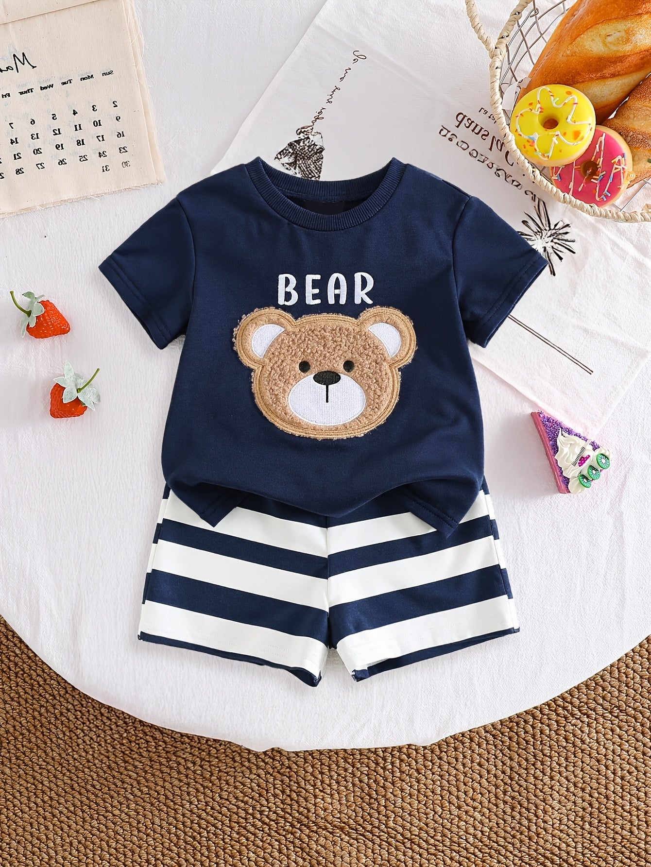 Conjunto 2 Peças Bebê Menino Camiseta Manga Curta Urso e Shorts Listrado