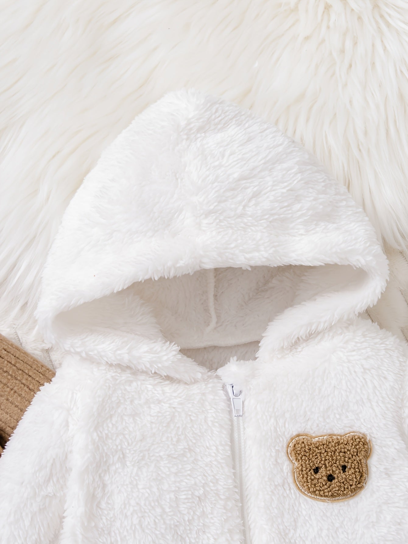 Conjunto Bebê 3 Peças Jaqueta de Pelúcia com Capuz Urso Body e Calça Canelada