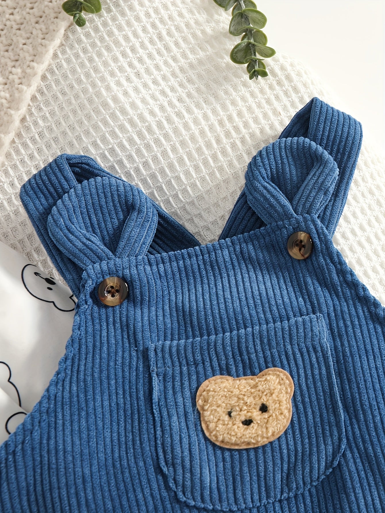 Conjunto Bebê Body Manga Longa com Jardineira Cotelê e Gorro Ursinho