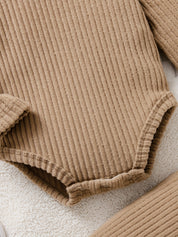 Conjunto Bebê 3 Peças Jaqueta de Pelúcia com Capuz Urso Body e Calça Canelada