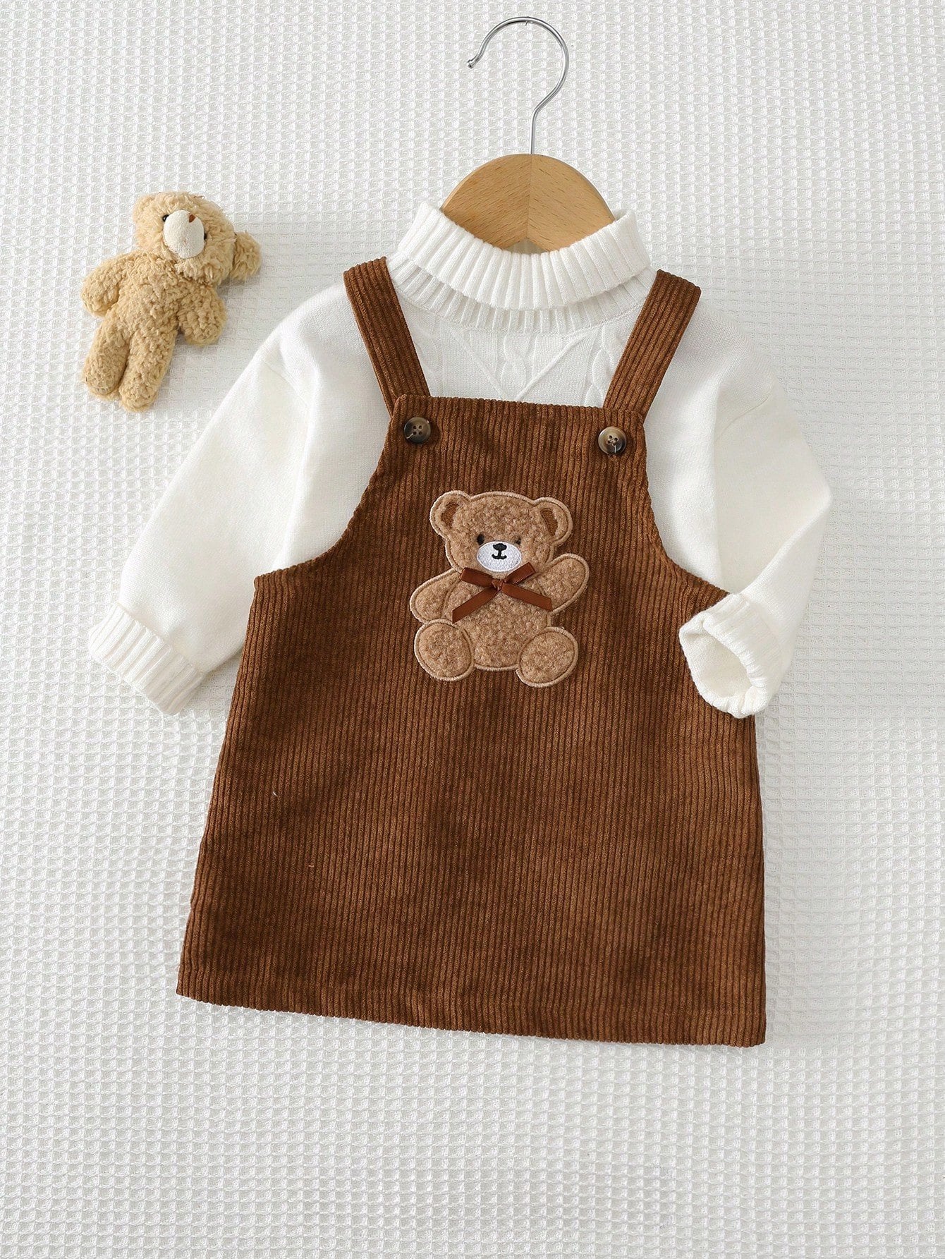 Vestido Avental Bebê Menina Aplique Urso Bordado Laço 001 Vestido Menina 06 Kabannas 