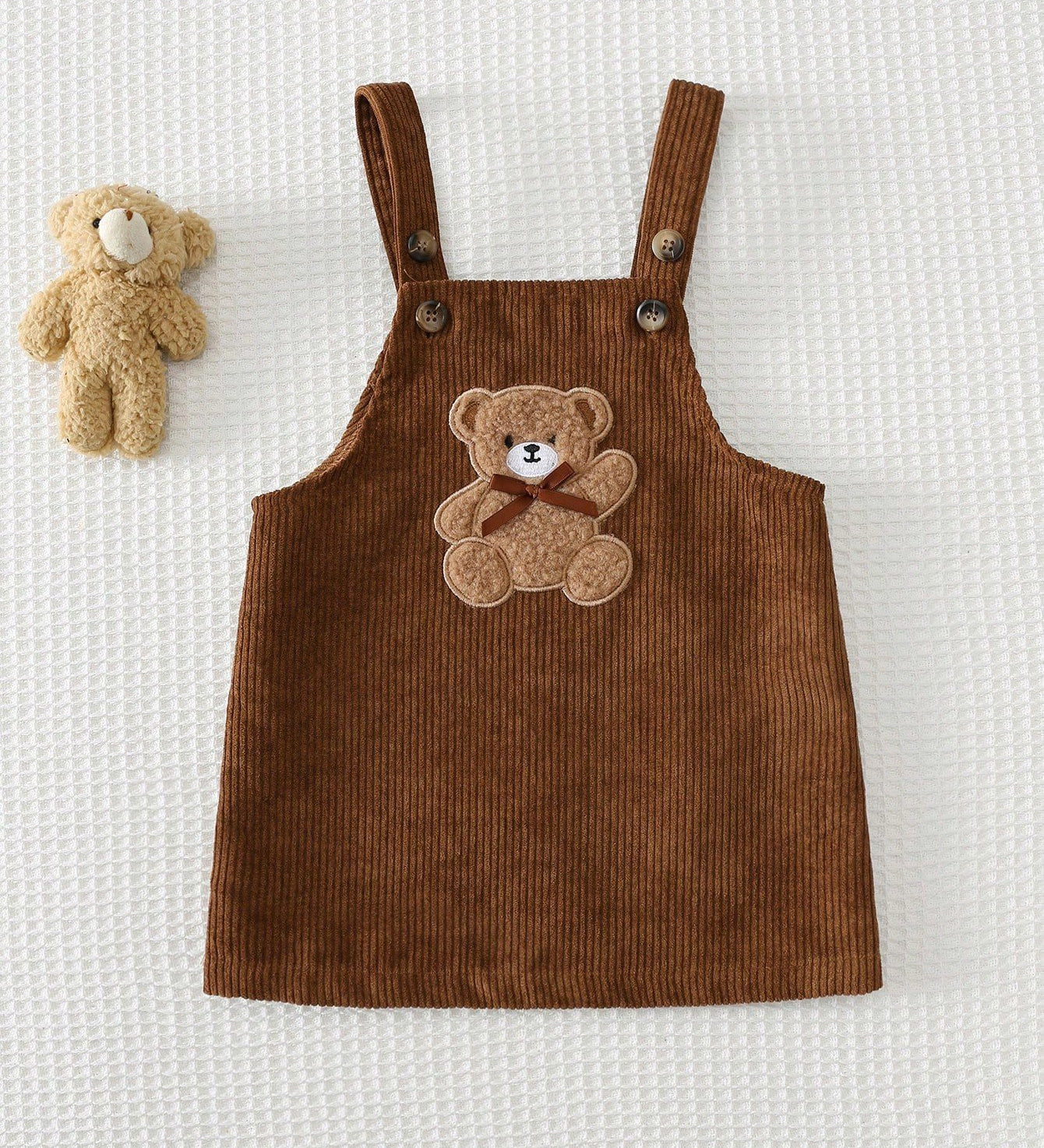 Vestido Avental Bebê Menina Aplique Urso Bordado Laço 001 Vestido Menina 06 Kabannas Marrom 3-6 Meses 