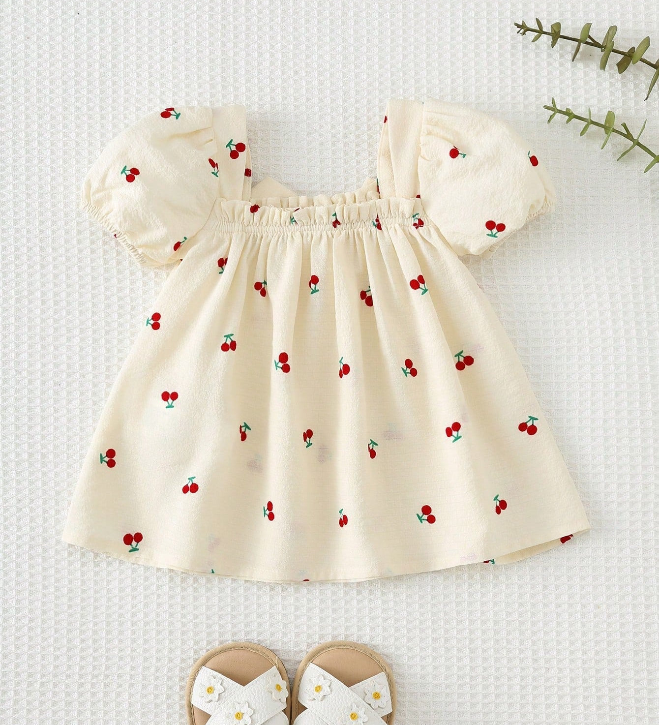 Vestido Bebê Menina Cereja Manga Pétala Laço Gola Quadrada 001 Vestido Menina 03 Kabannas 