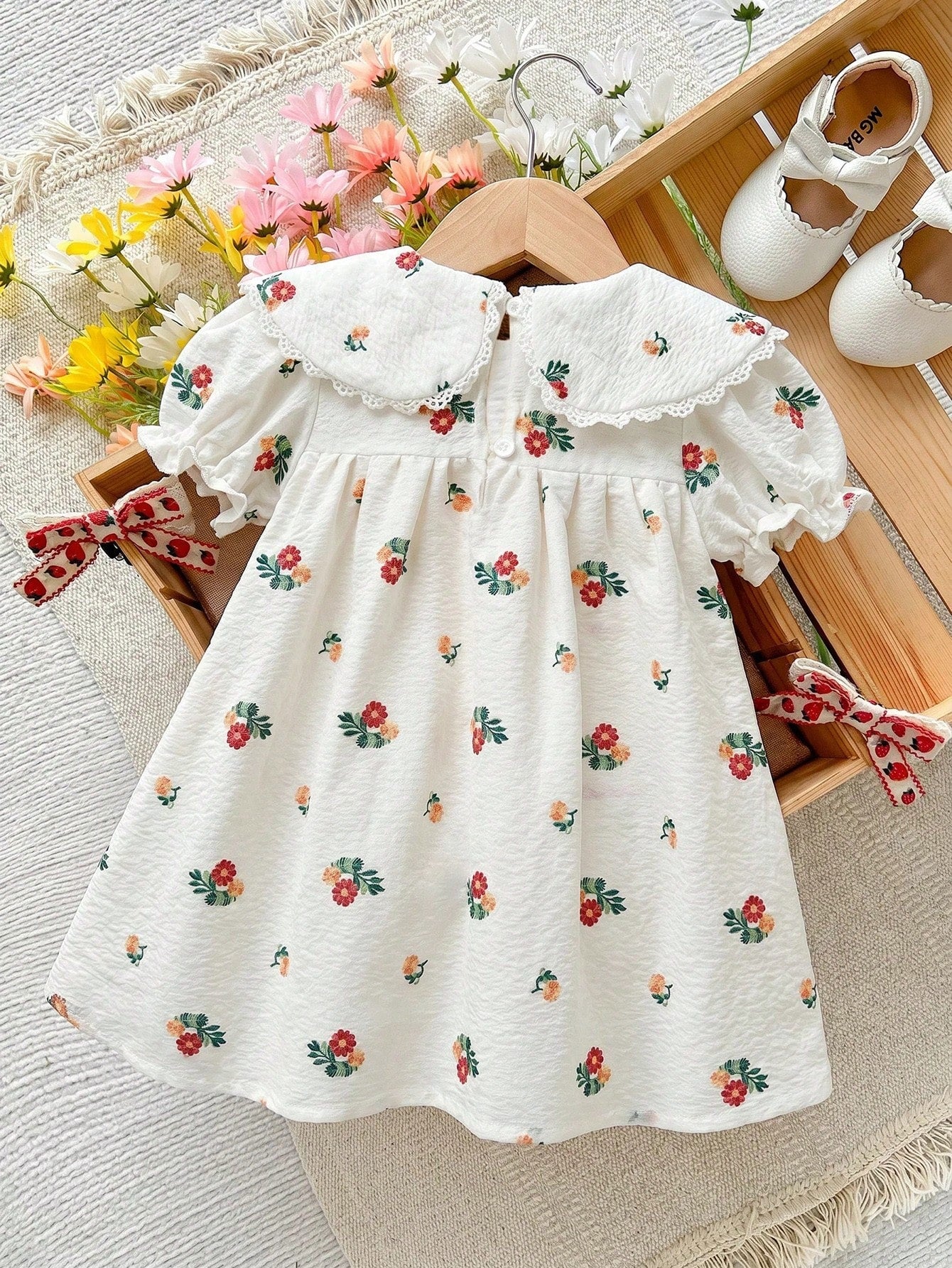 Vestido Bebê Menina Floral com Gola Peter Pan e Laço Vermelho 003 Vestido Menina 08 Kabannas 