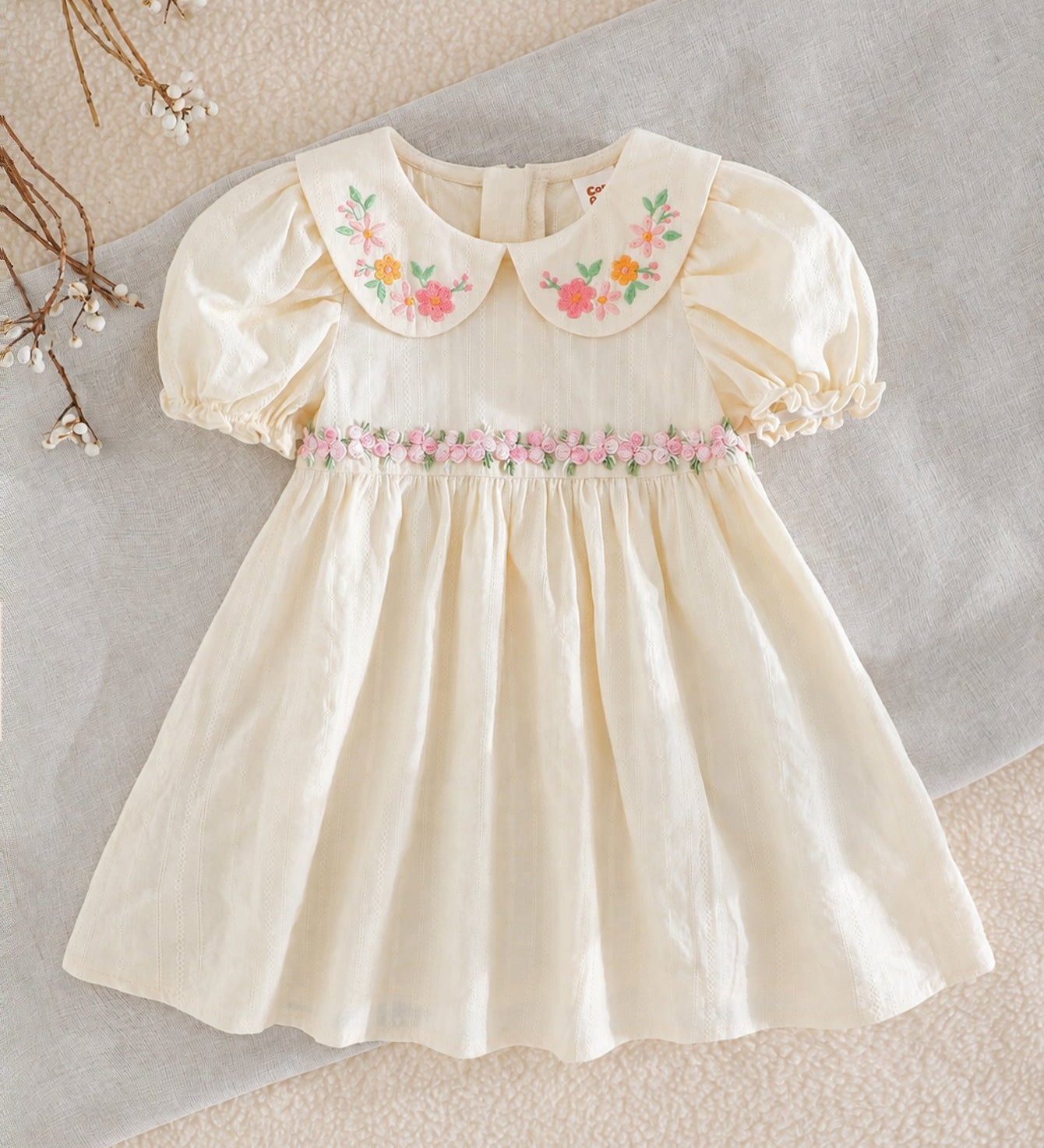 Vestido Bebê Menina Gola Peter Pan Bordado Floral 004 Vestido Menina 27 Kabannas Off-white 6-9 Meses 