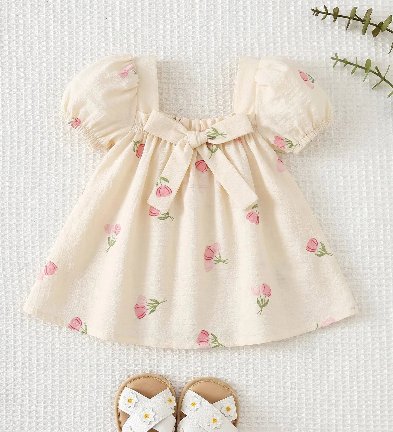 Vestido Bebê Menina Manga Bufante Estampa Floral Tulipa Laço Gola Quadrada 003 Vestido Menina 07 Kabannas Creme Recém-nascido 