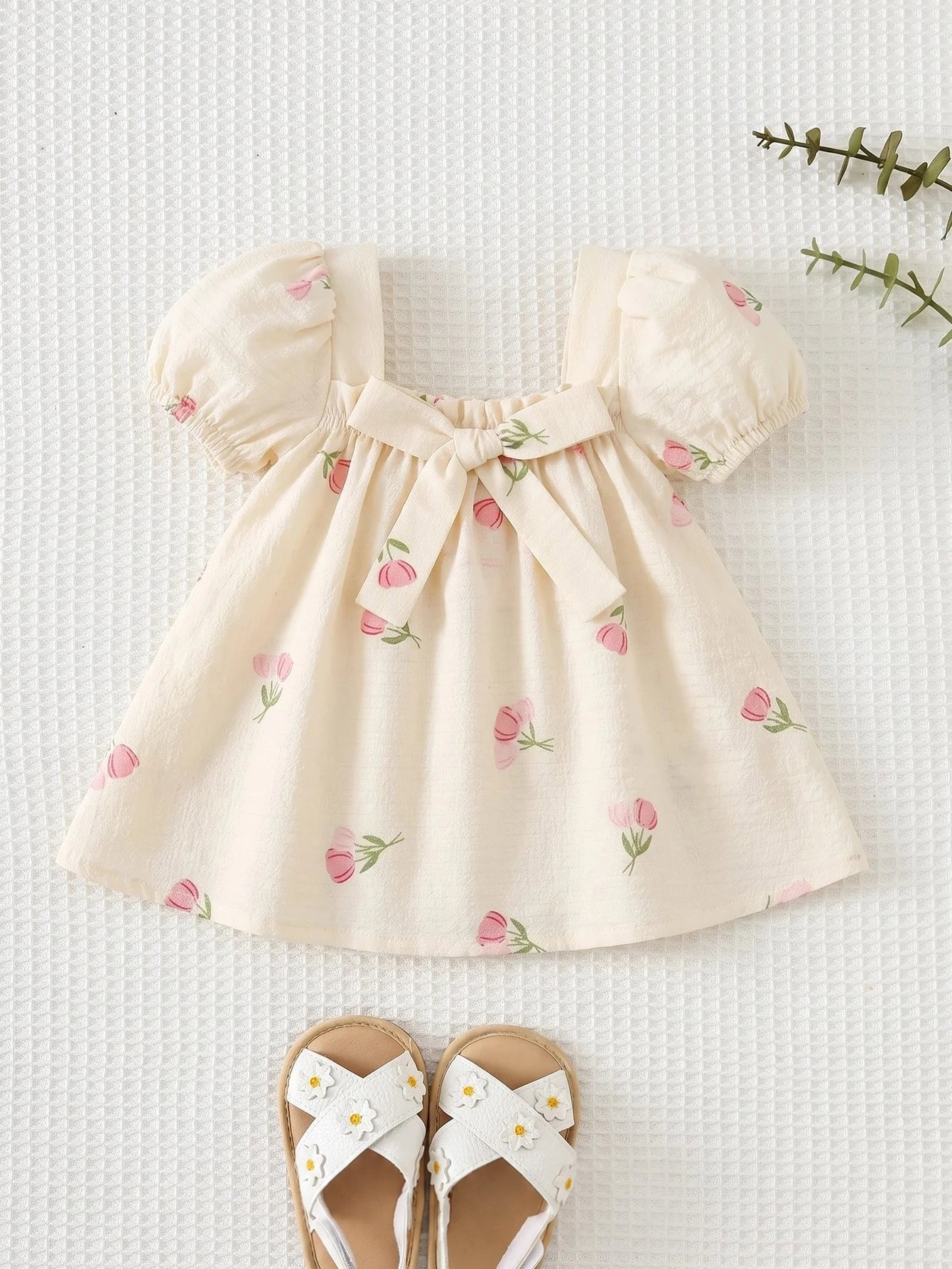 Vestido Bebê Menina Manga Bufante Estampa Floral Tulipa Laço Gola Quadrada 003 Vestido Menina 07 Kabannas Creme Recém-nascido 