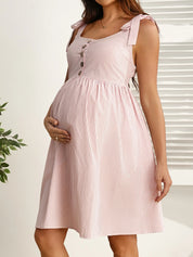 Vestido Gestante e Amamentação Curto Listrado com Botões e Laço nos Ombros - Rosa e branco