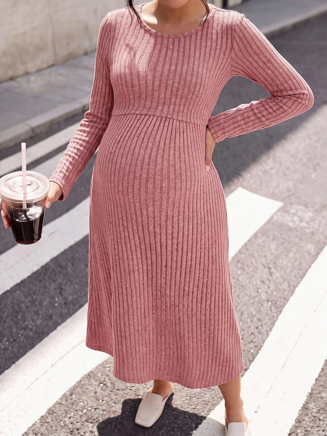Vestido Gestante e Amamentação Midi Manga Longa com Barra Evasê - Rosa antigo