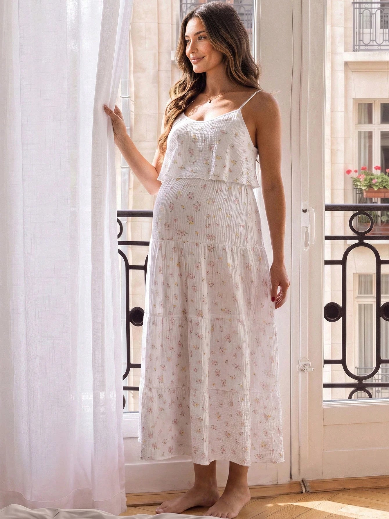 Vestido Gestante e Amamentação Midi de Alças Floral com Saia em Camadas - Branco