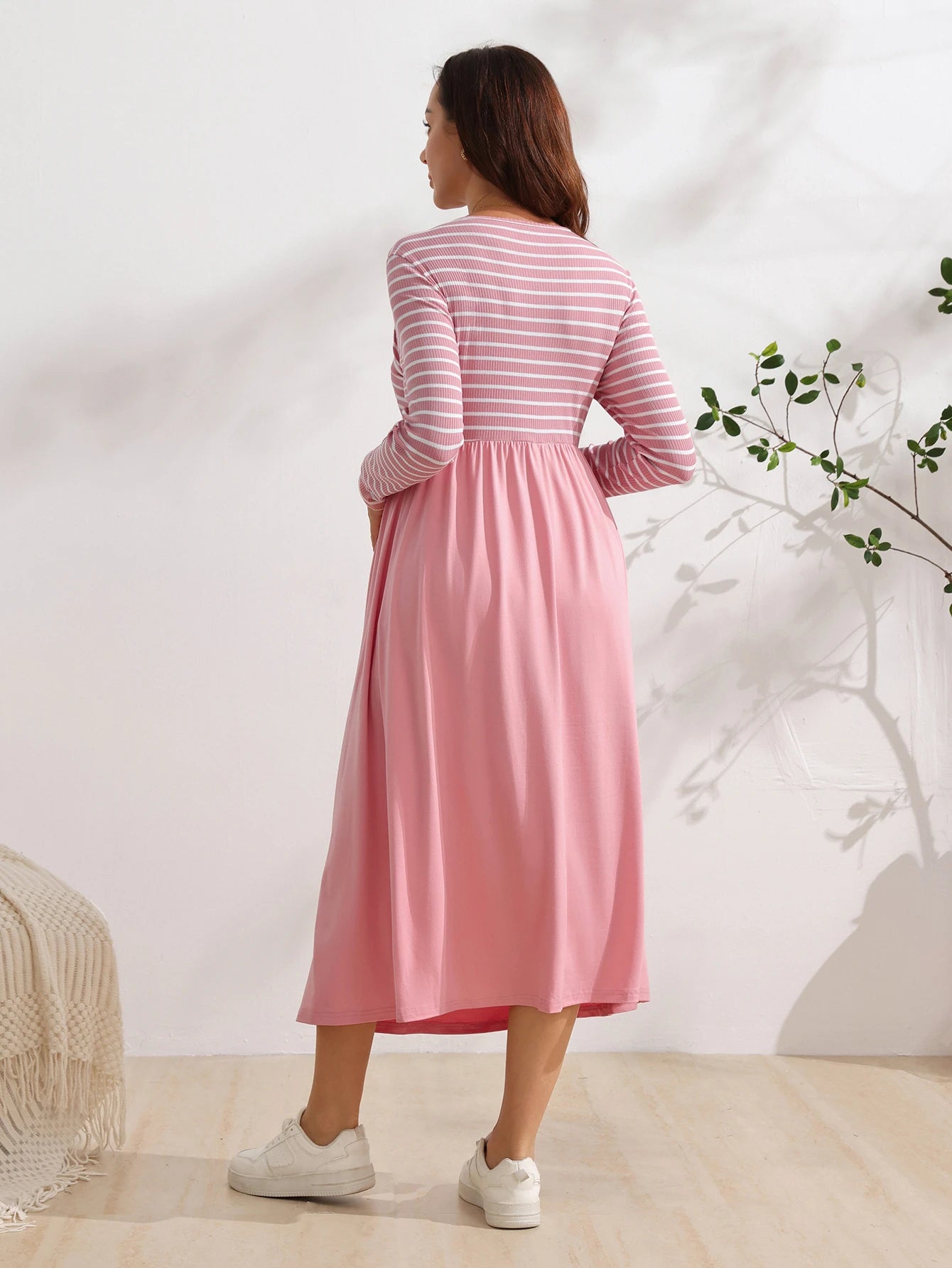 Vestido Gestante e Amamentação Midi Manga Longa com Busto Listrado - Rosa