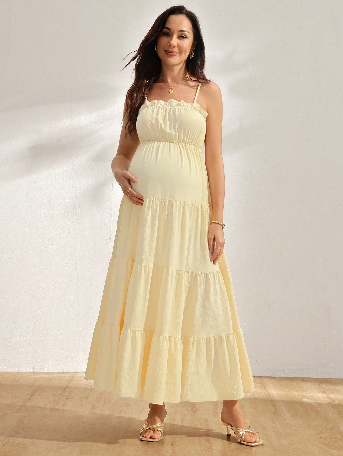Vestido Gestante Longo Amarelo Claro com Busto Franzido e Alças Finas - Amarelo claro