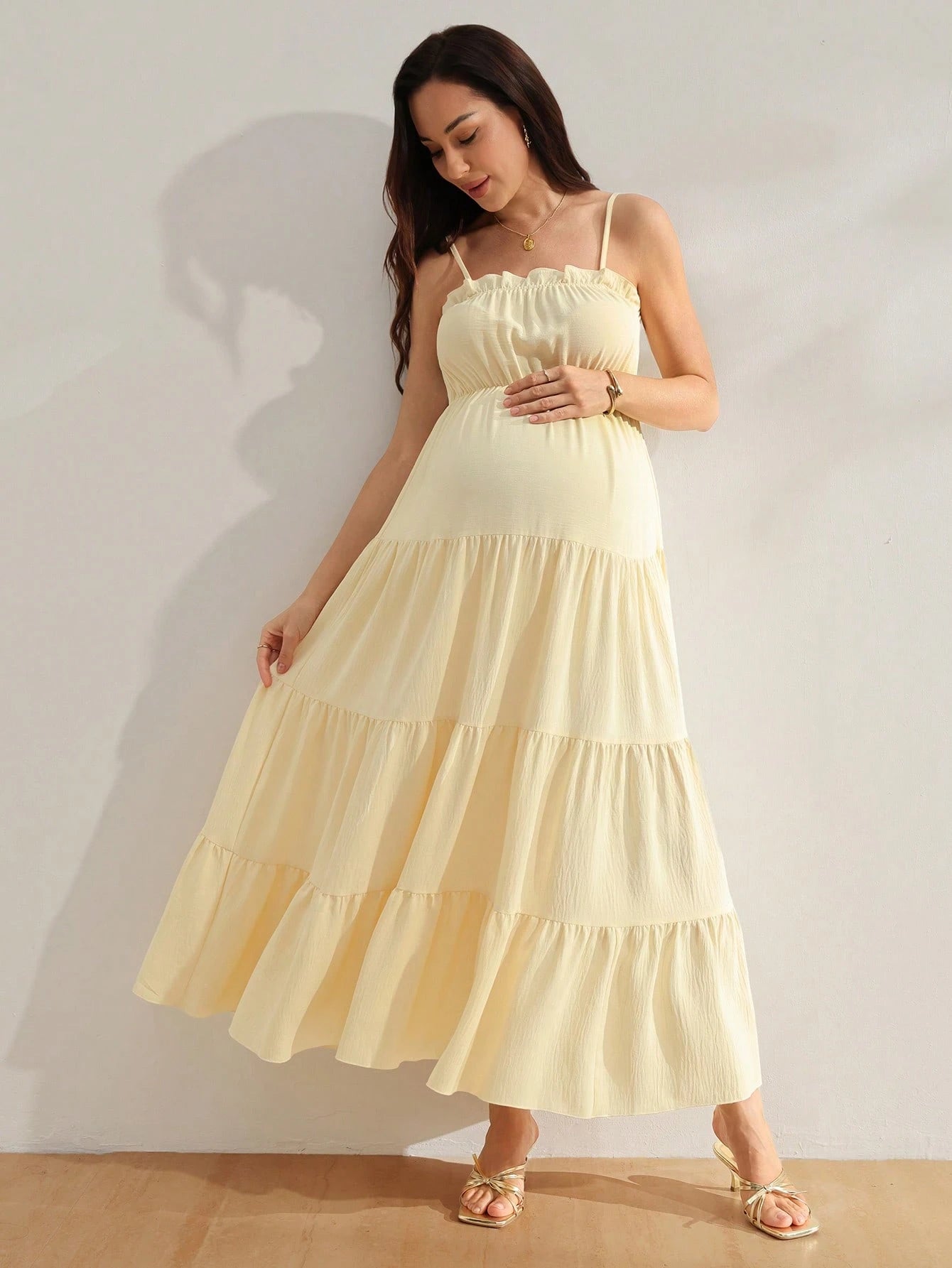Vestido Gestante Longo Amarelo Claro com Busto Franzido e Alças Finas - Amarelo claro