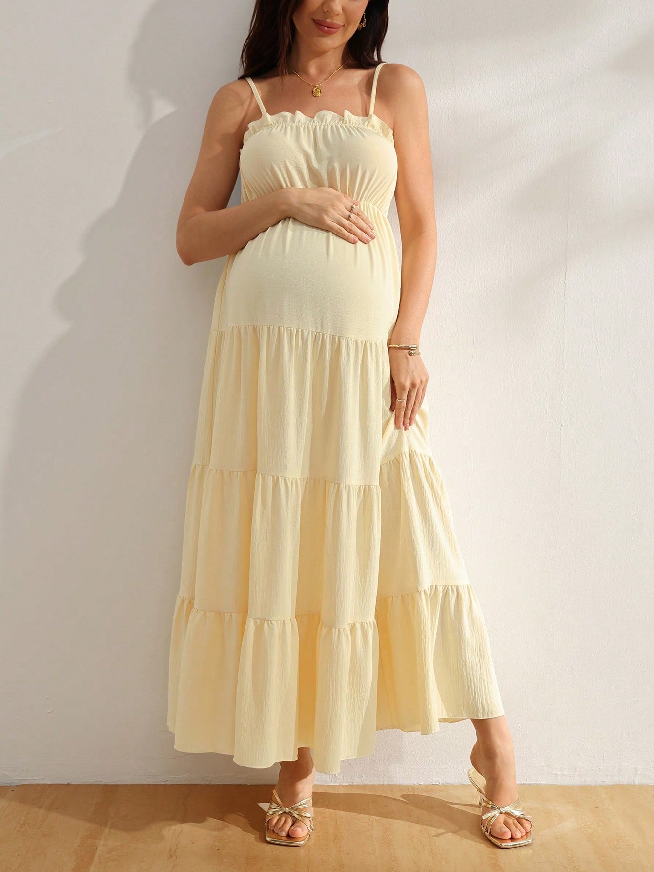 Vestido Gestante Longo Amarelo Claro com Busto Franzido e Alças Finas - Amarelo claro