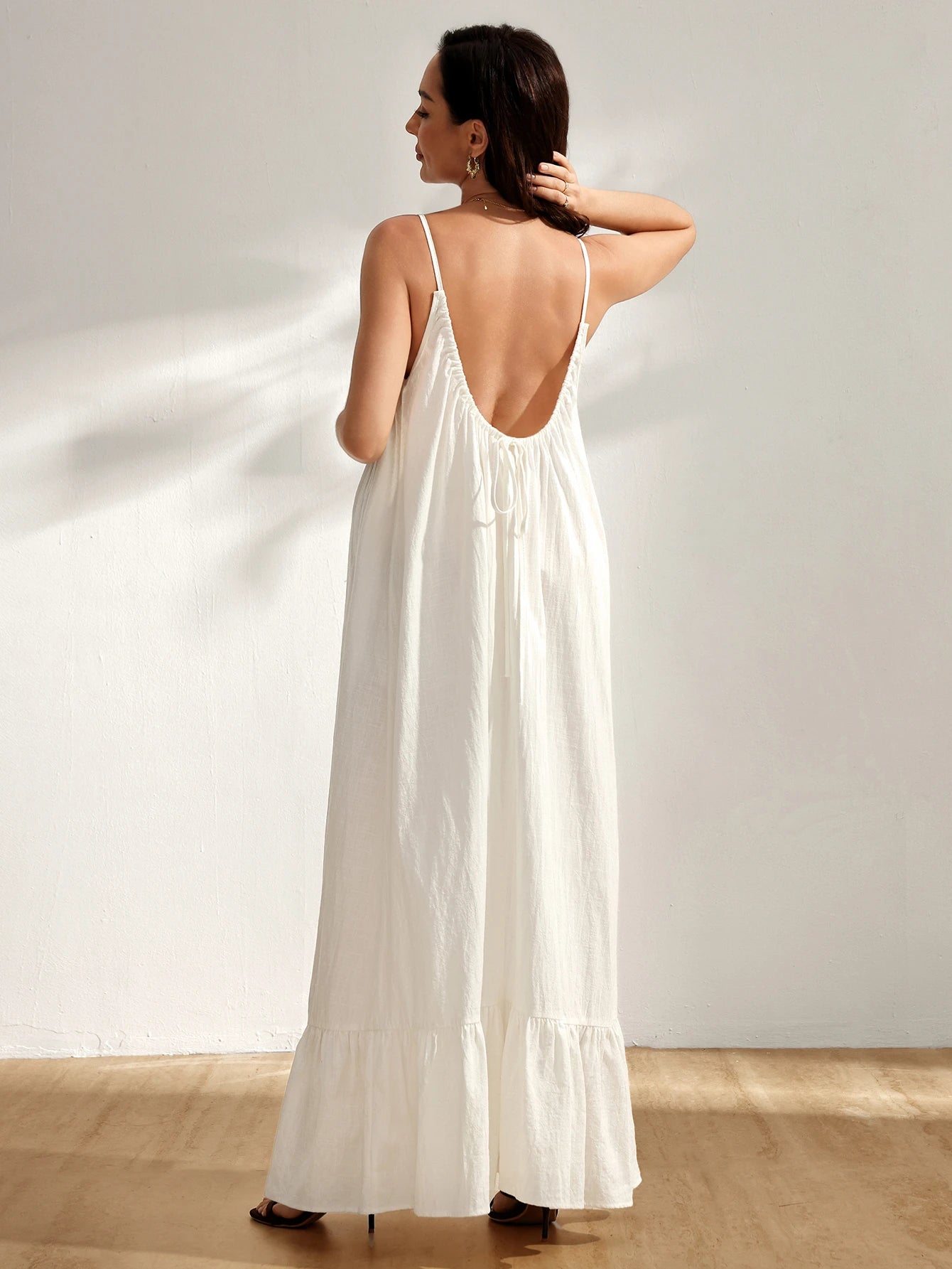 Vestido Gestante Longo de Alças com Costas Abertas e Barra com Babado - Off white