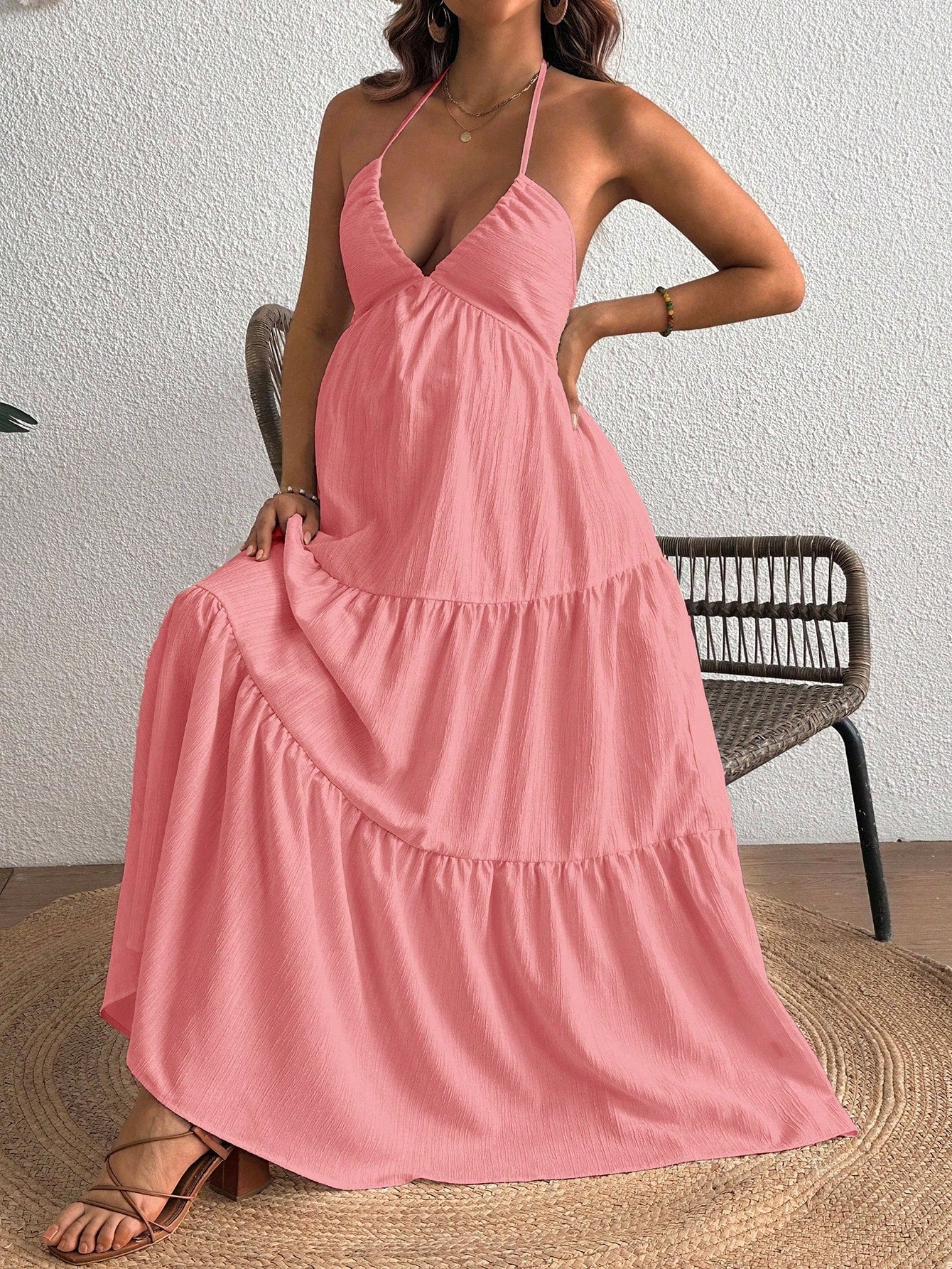 Vestido Gestante Longo de Alças com Decote V Profundo e Saia em Camadas - Rosa