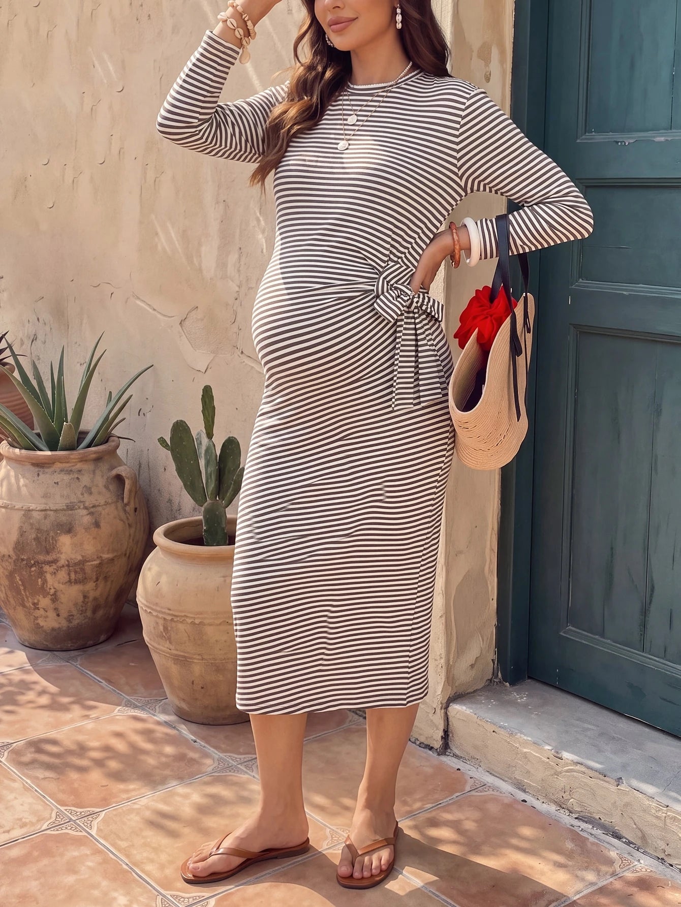 Vestido Gestante Midi Listrado Manga Longa com Amarração Lateral - Café e branco