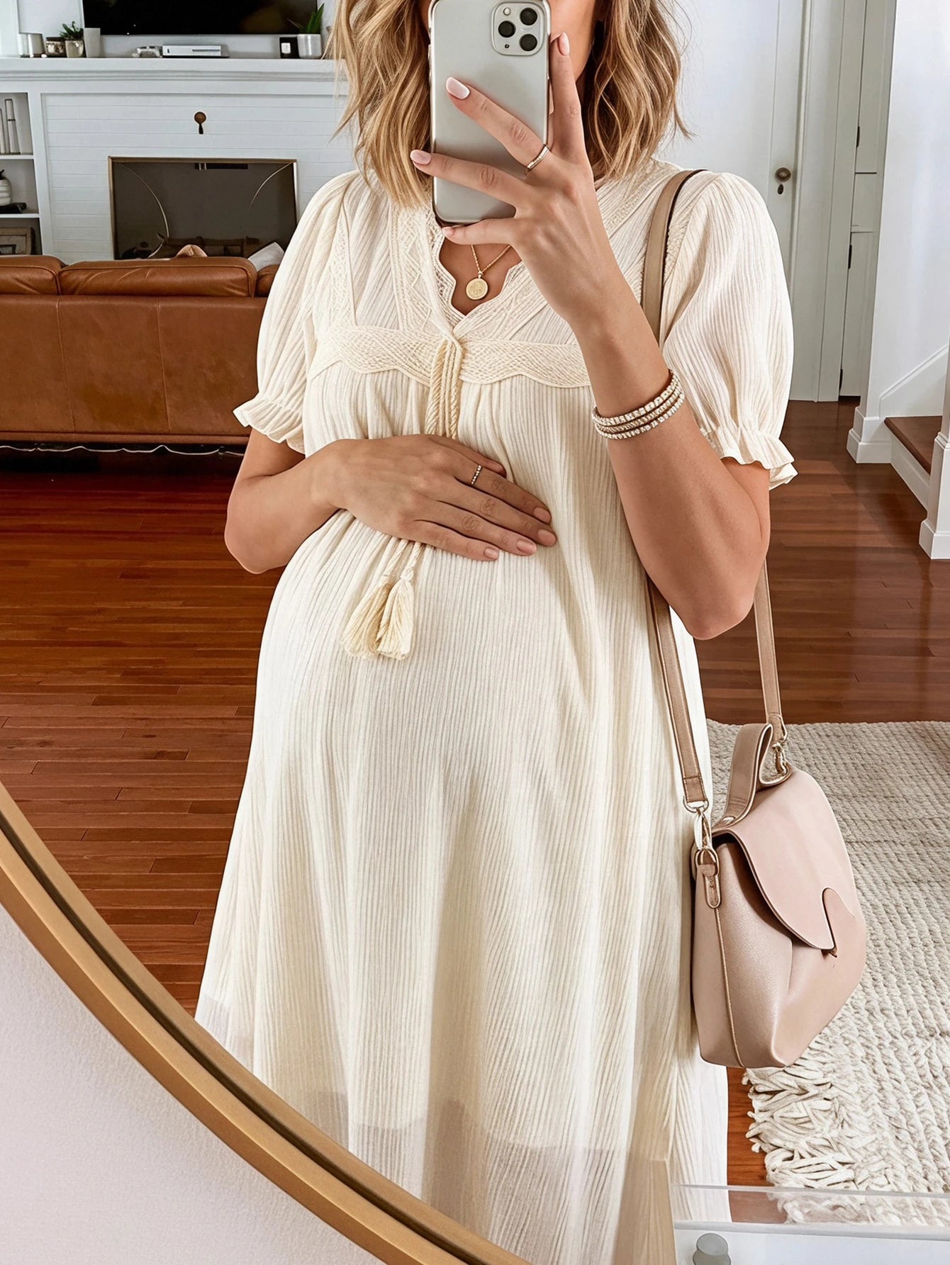 Vestido Gestante Midi Manga Bufante com Decote V, Amarração e Renda - Off-white