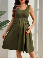 Vestido Gestante Regata Evasê com Decote Quadrado e Cintura Franzida - Verde militar