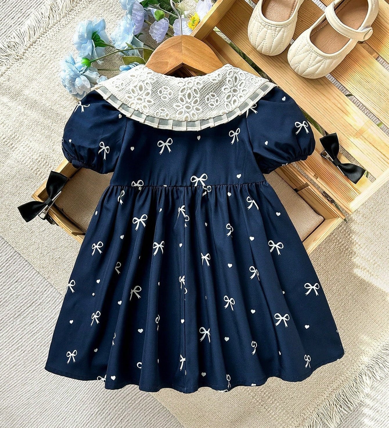Vestido Infantil Menina Gola Peter Pan Renda Manga Bufante Estampa Laços 003 Vestido Menina 18 Kabannas 